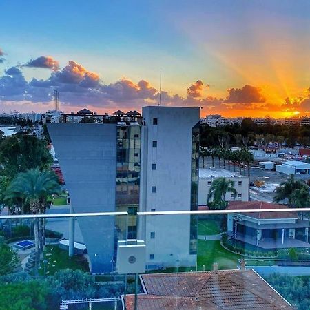 The White Pearl Suite - Beach Front City Centre With Sea View. Limassol Luaran gambar
