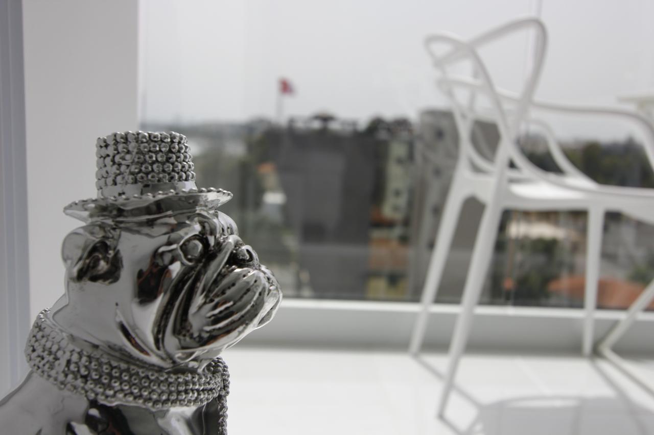 The White Pearl Suite - Beach Front City Centre With Sea View. Limassol Luaran gambar