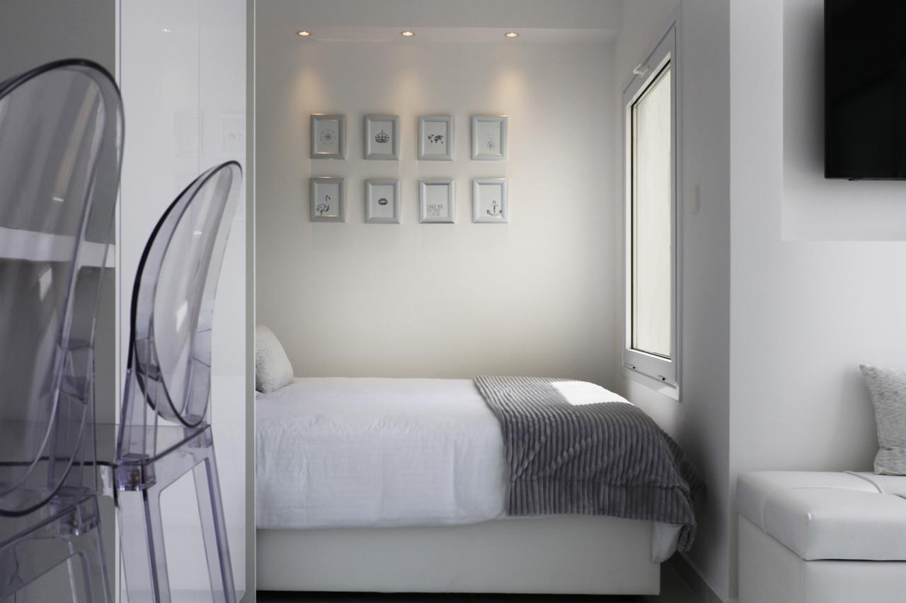 The White Pearl Suite - Beach Front City Centre With Sea View. Limassol Luaran gambar
