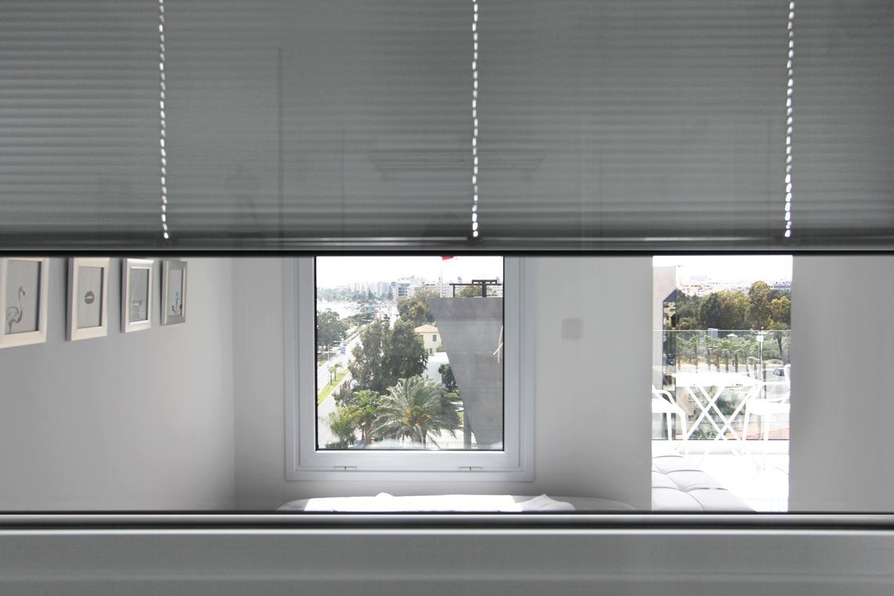 The White Pearl Suite - Beach Front City Centre With Sea View. Limassol Luaran gambar
