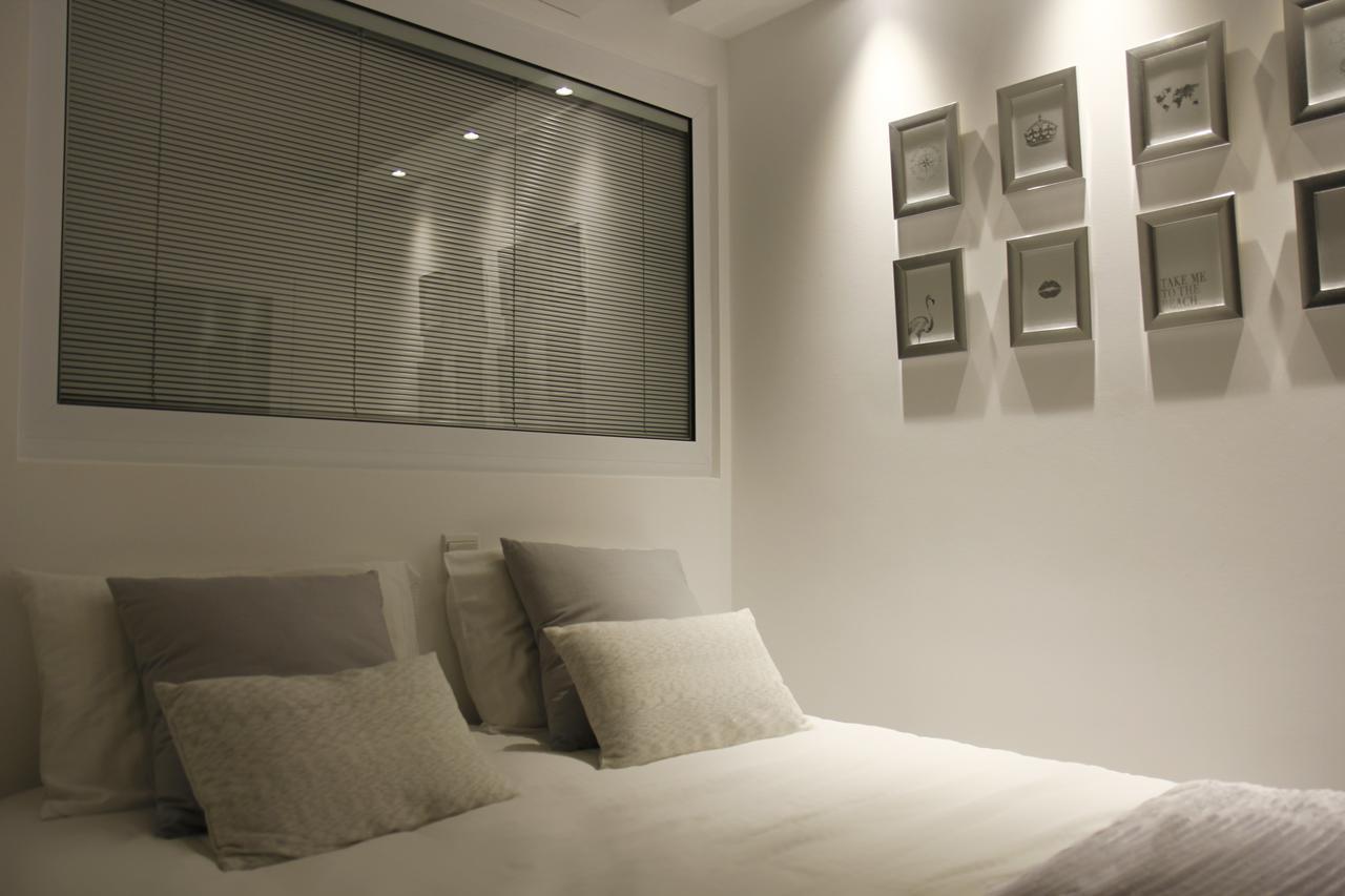 The White Pearl Suite - Beach Front City Centre With Sea View. Limassol Luaran gambar