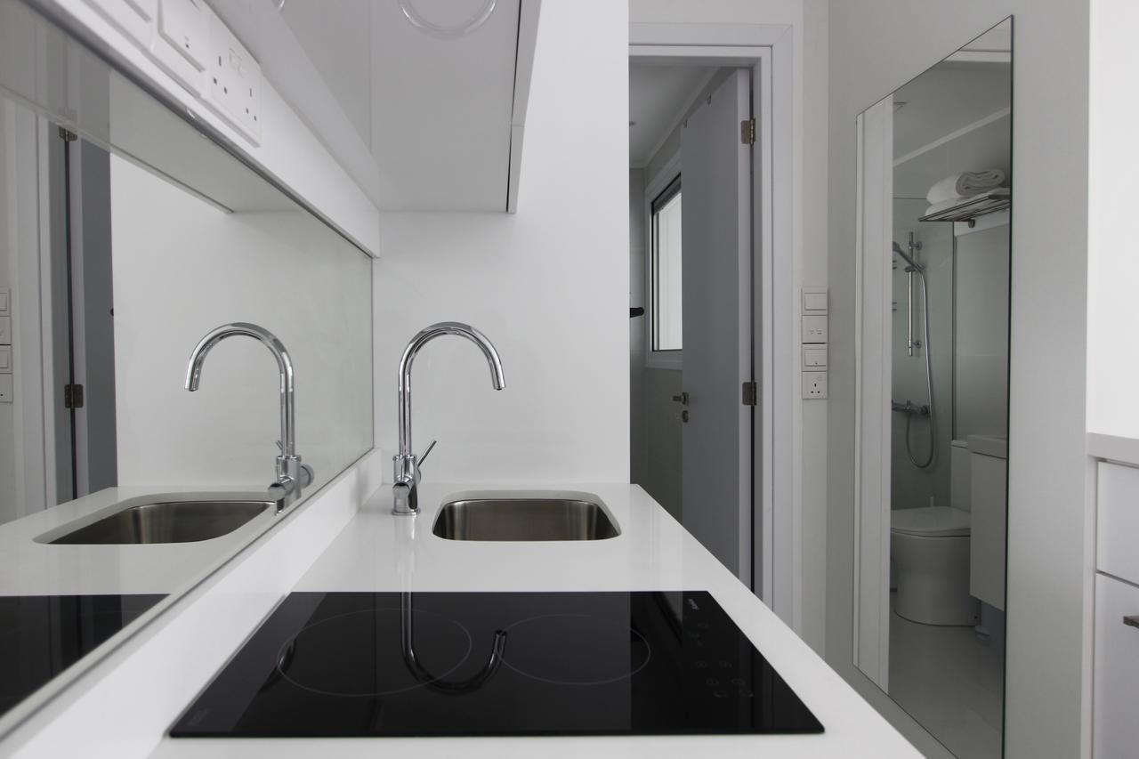 The White Pearl Suite - Beach Front City Centre With Sea View. Limassol Luaran gambar